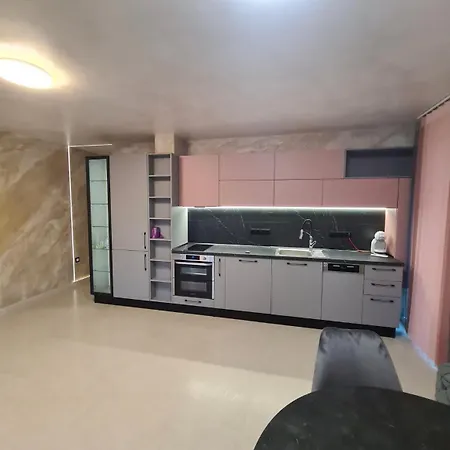 Apartman Fully Furnished Apartment- B8 *